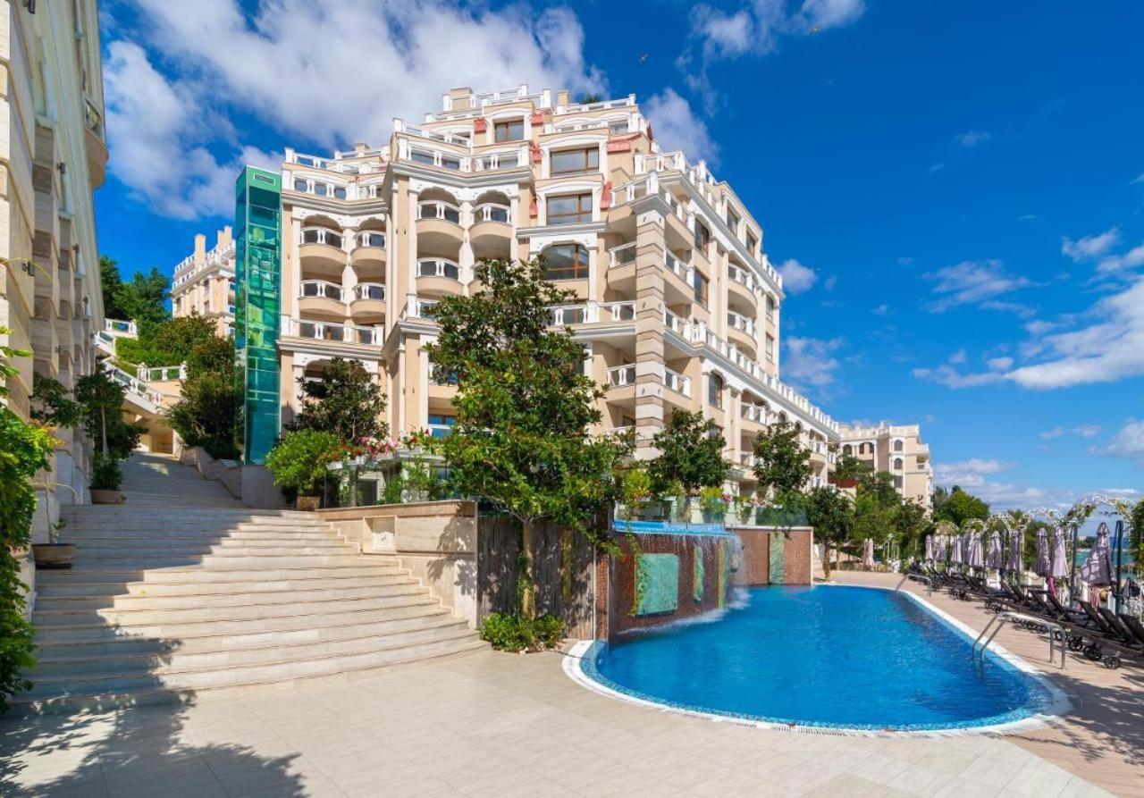 1Bd Ap In La Mer Complex Private Beach And Pool Golden Sands Exterior foto